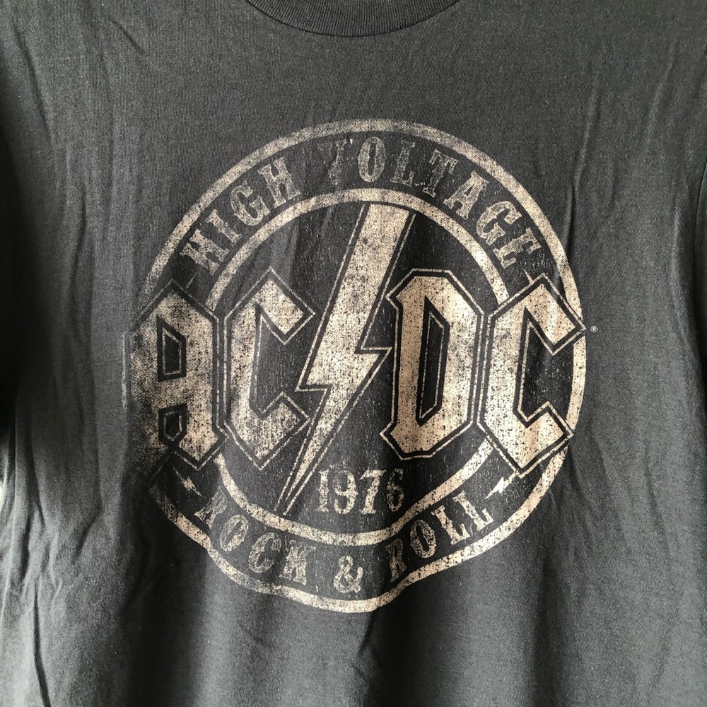 NWT AC/DC BAND TEE GRAPHIC T SHIRT ROCK N ROLL TOP - Picture 4 of 9